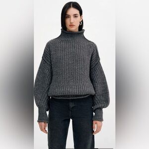 Marcella NYC- Brenda Women's Gray Turtleneck Sweater lg